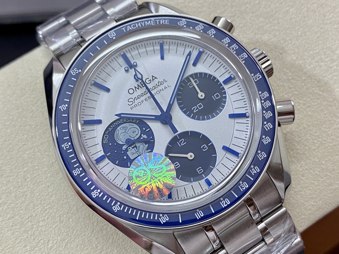 Omega Snoopy 150th Anniversary