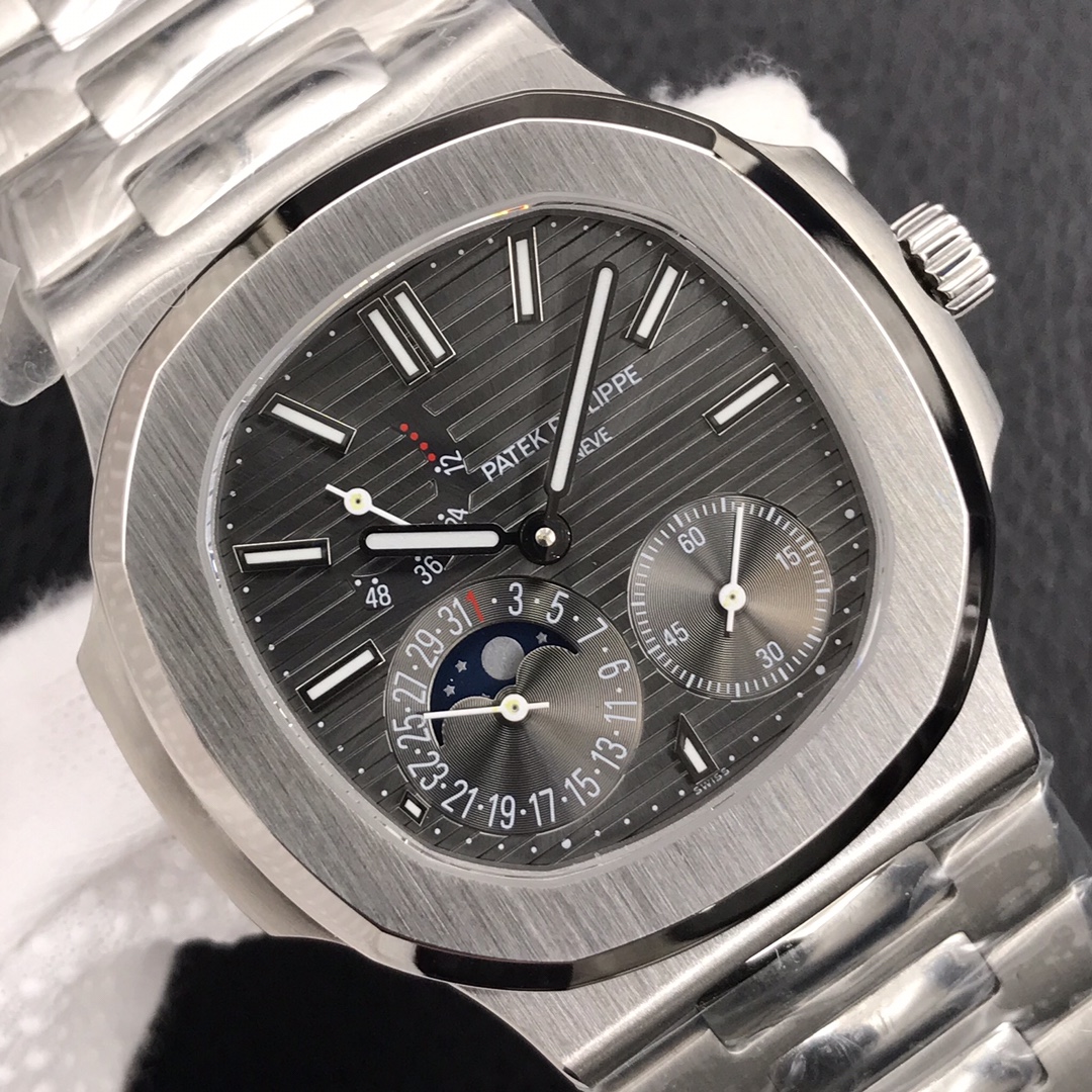 Patek Philippe Nautilus 5712 