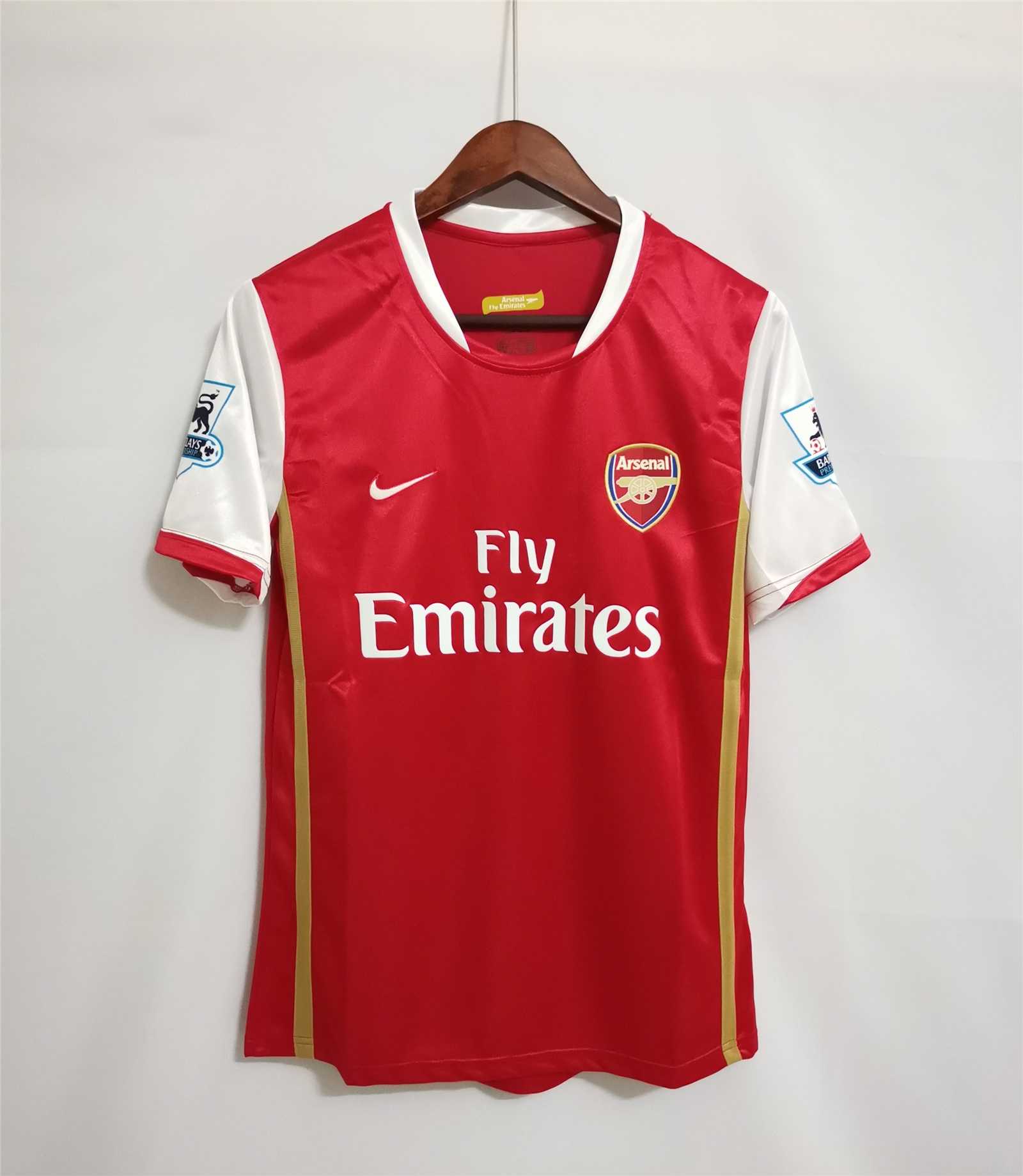 The Ultimate Guide to Choosing a Arsenal 2006-2007 Arsenal Home Retro Version Jersey