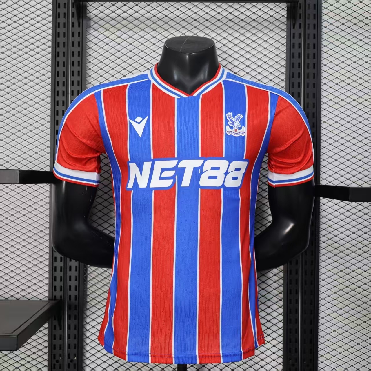 Crystal Palace 25-26 Crystal Palace Home Soccer Jersey Player Version vs The Original: A Detailed Comparison