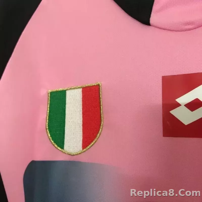02-03 Juventus Goalkeeper Retro Jersey Pink - detail