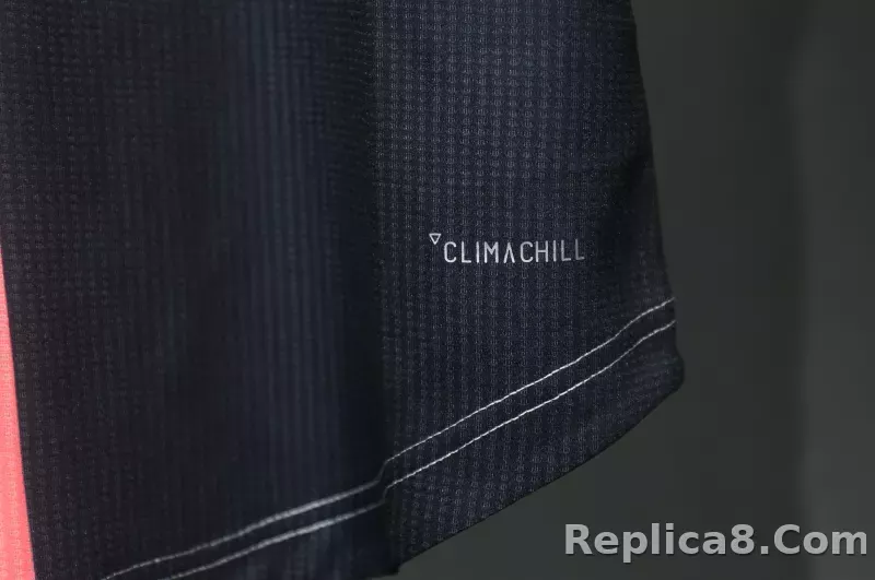 2019-20 Juventus Retro Jersey Home Player Edition Long Sleeve - detail
