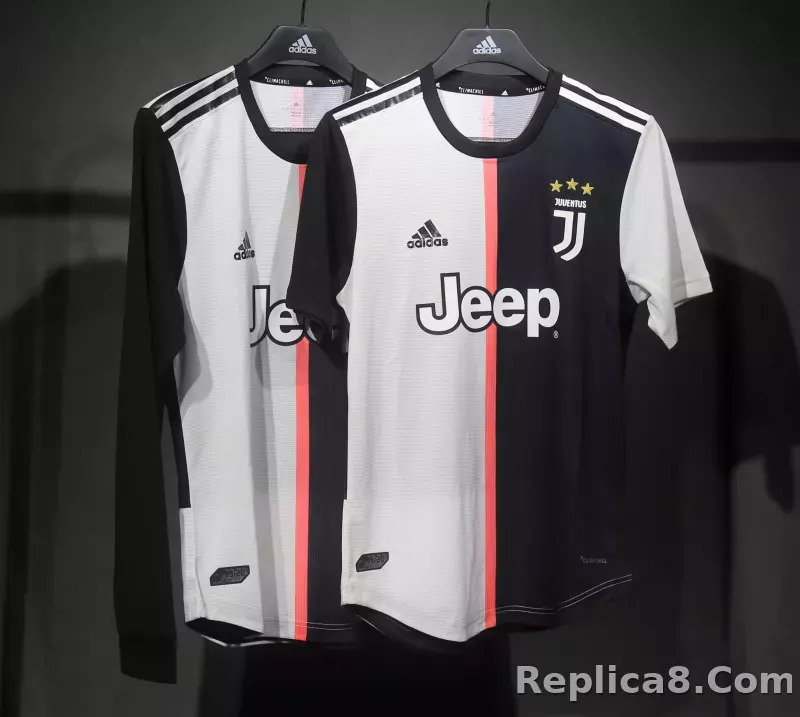 2019-20 Juventus Retro Jersey Home Player Edition Long Sleeve - detail