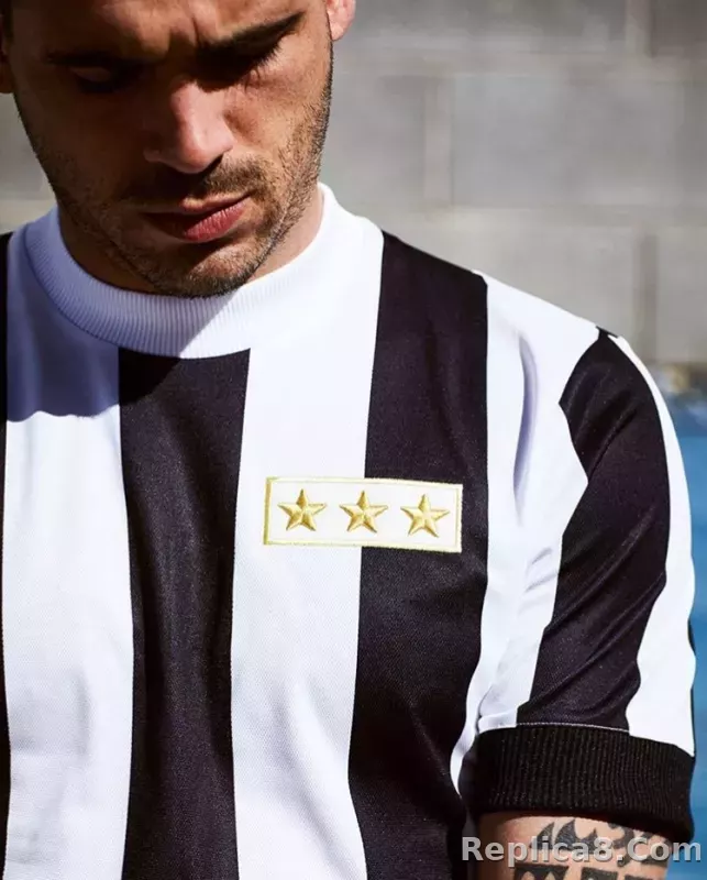The Juventus 120th Anniversary Special Soccer Shirt - detail