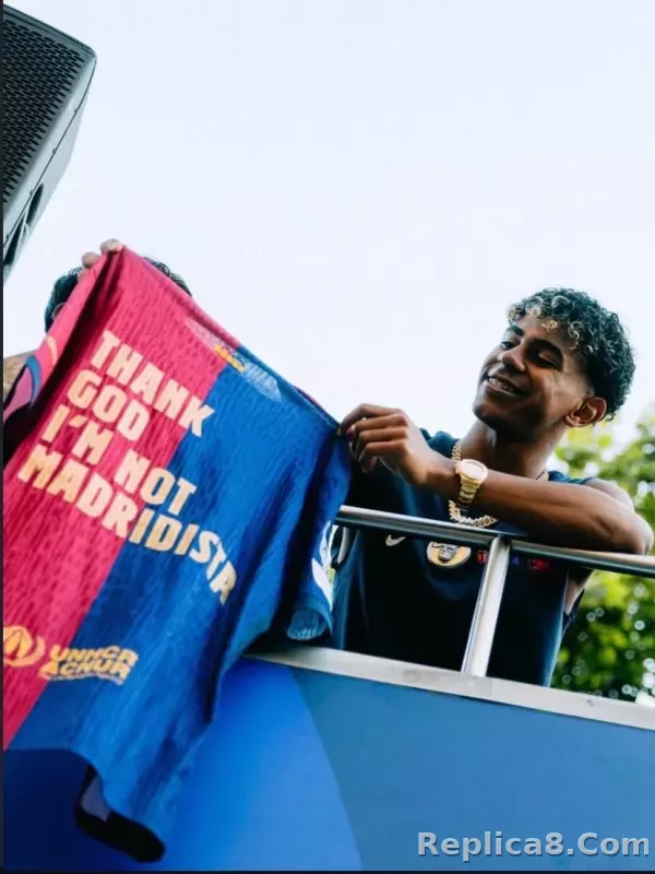 Season 25/26 Barcelona Home Player Version Thank God I’m Not Madridista - detail
