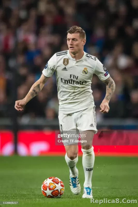 2018-19 Real Madrid Home Retro Jersey Player Edition - detail