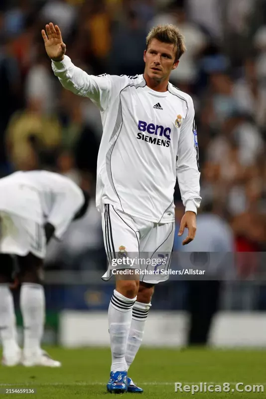 2006/07 Real Madrid Home Retro Jersey Player Edition - detail