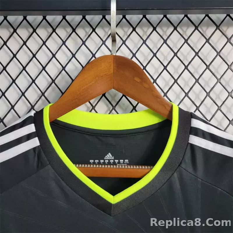 2010/11 Real Madrid Away Retro Jersey - detail