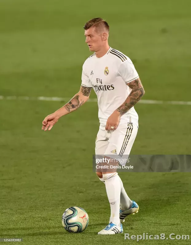 19-20 Real Madrid Home Retro Jersey Player version Long Sleeve - detail