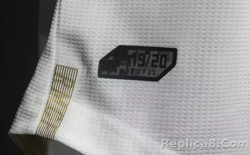 19-20 Real Madrid Home Retro Jersey Player version Long Sleeve - detail