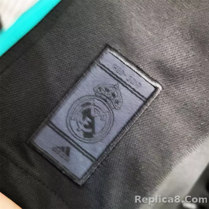 17-18 Real Madrid Away Retro Jersey Long Sleeve - detail