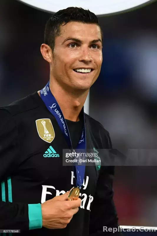 17-18 Real Madrid Away Retro Jersey Player Version - detail