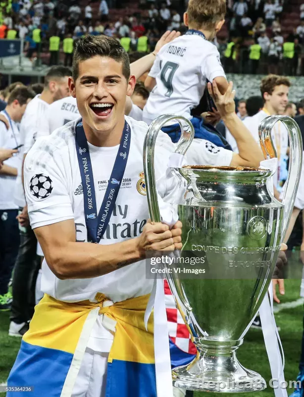 2015-16 Real Madrid Home Retro Jersey Player Version Long Sleeve - detail