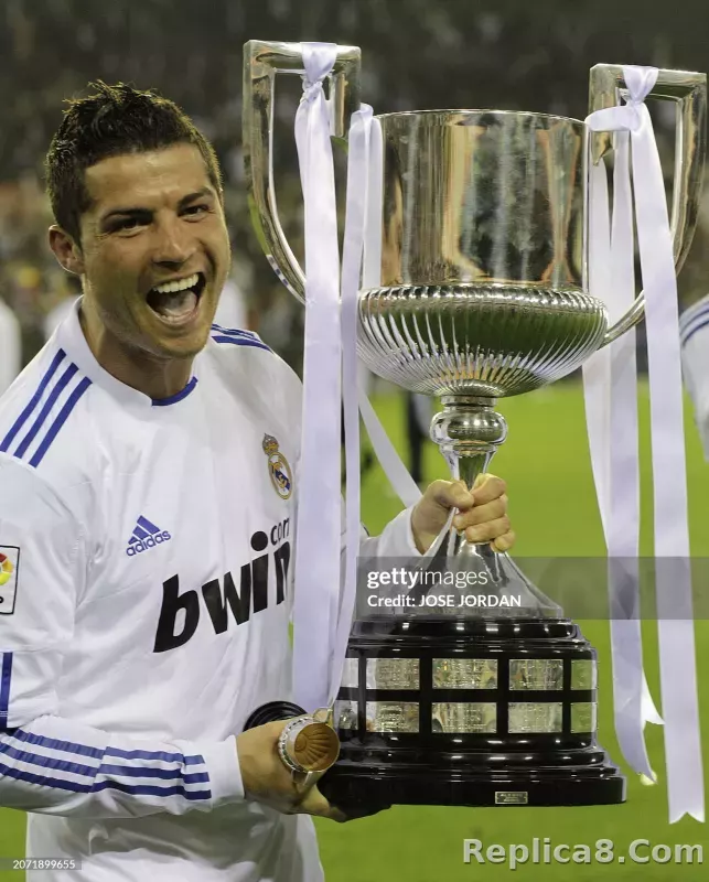 2010/11 Real Madrid Home Retro Jersey Player Version Long Sleeve - detail