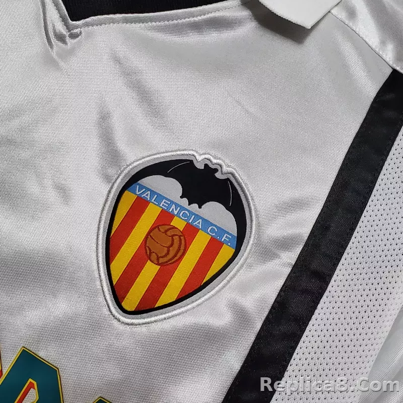 00-01 Valencia  Home Retro Football Jersey - detail