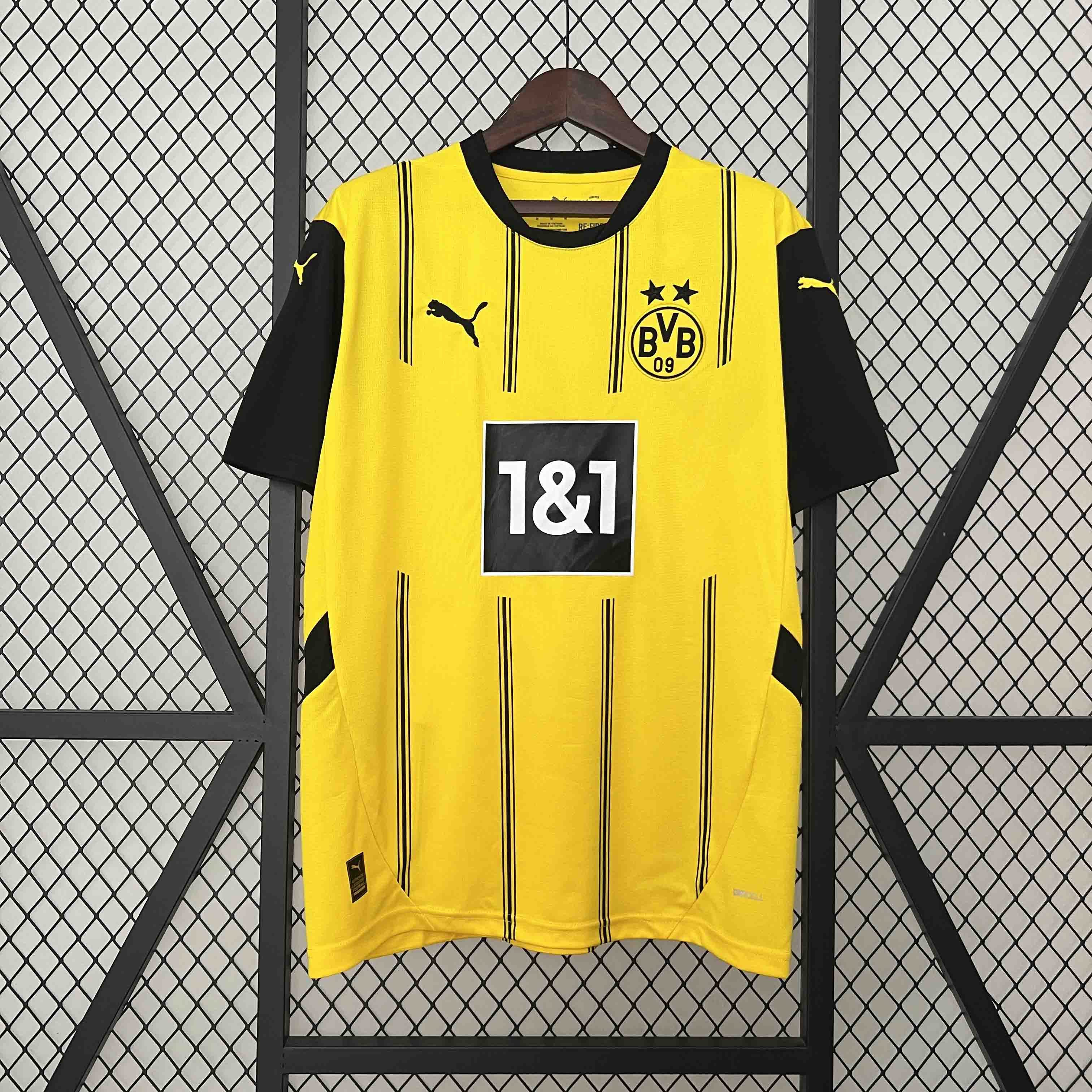 How to Style Your Borussia Dortmund 24-25 Borussia Dortmund Home Soccer Jersey for Every Occasion