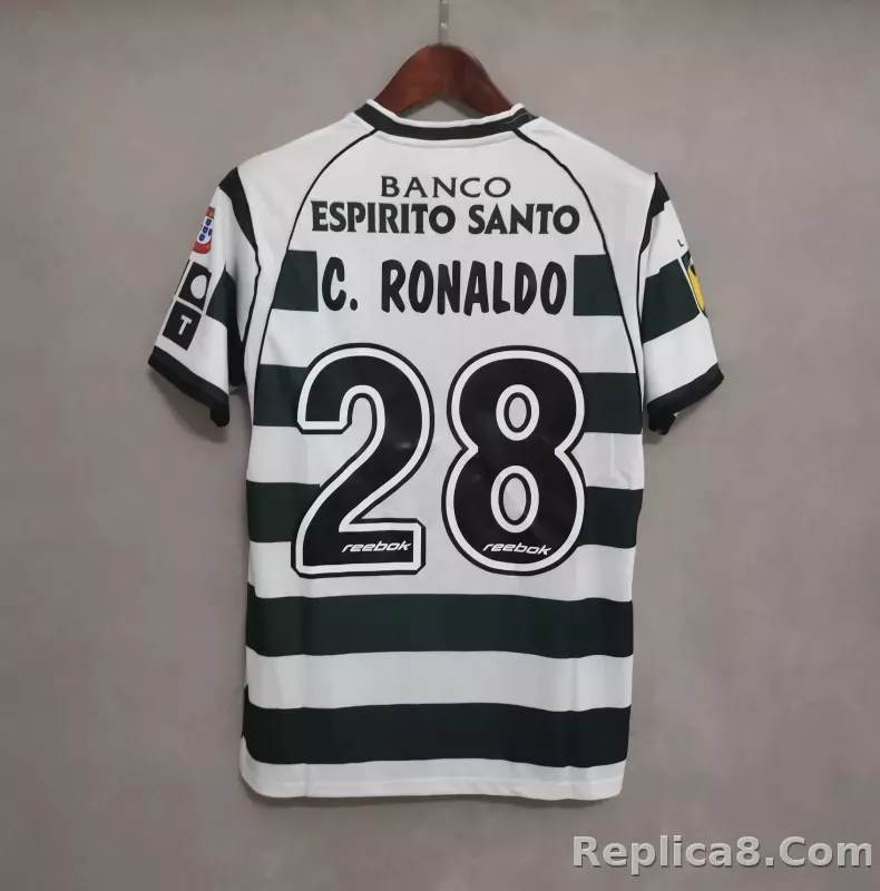 C.RONALDO #28 Sporting CP Home Retro Jersey 2002/03 - detail