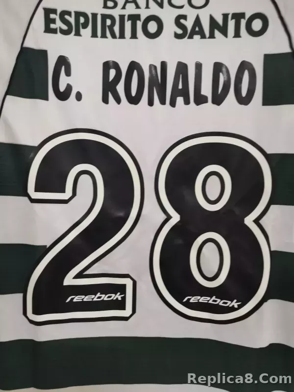2001/03 Sporting CP  Home Retro Jersey - detail
