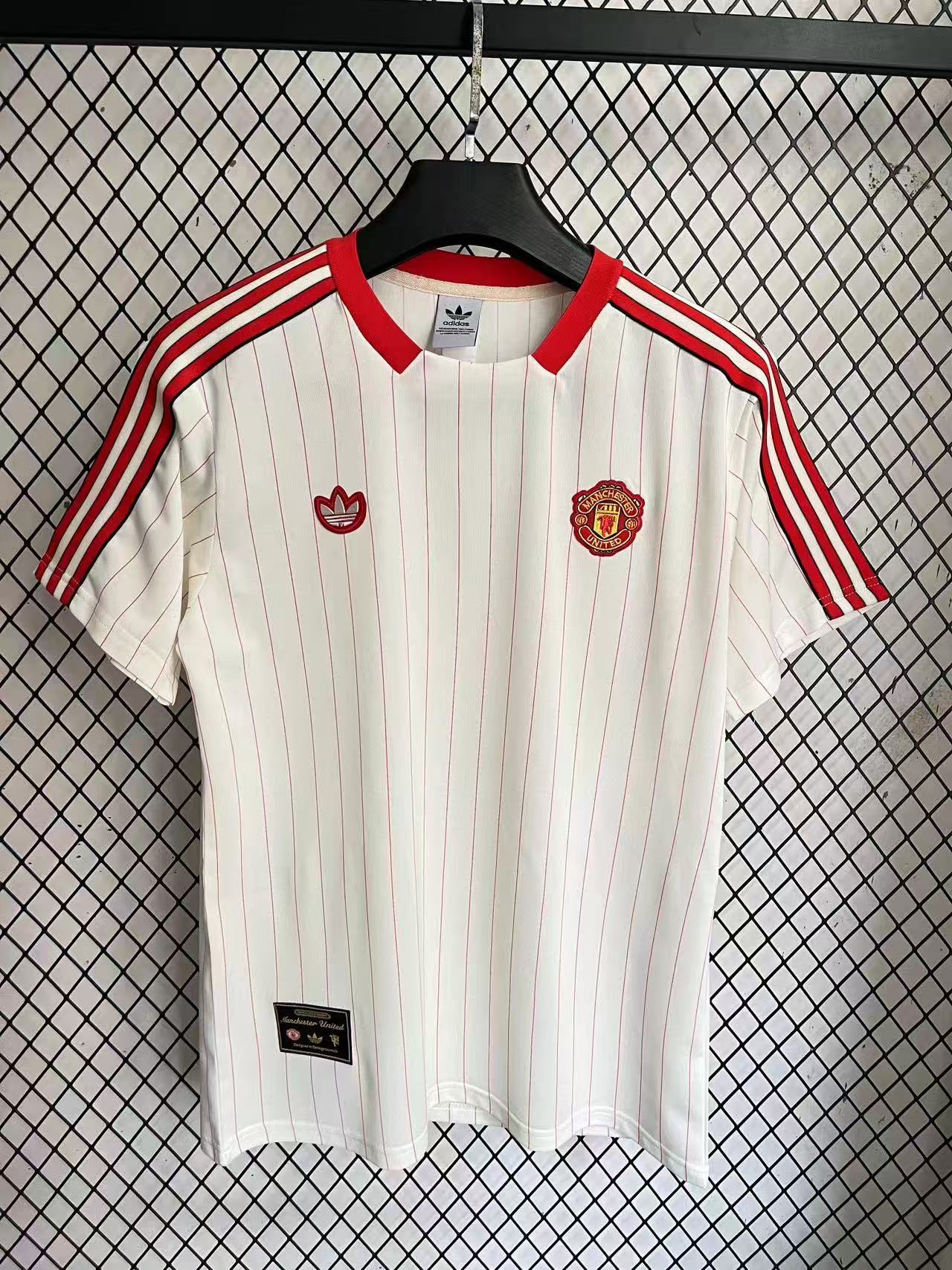 Manchester United Retro版 T-Shirt 米Yellow色S到4 XL