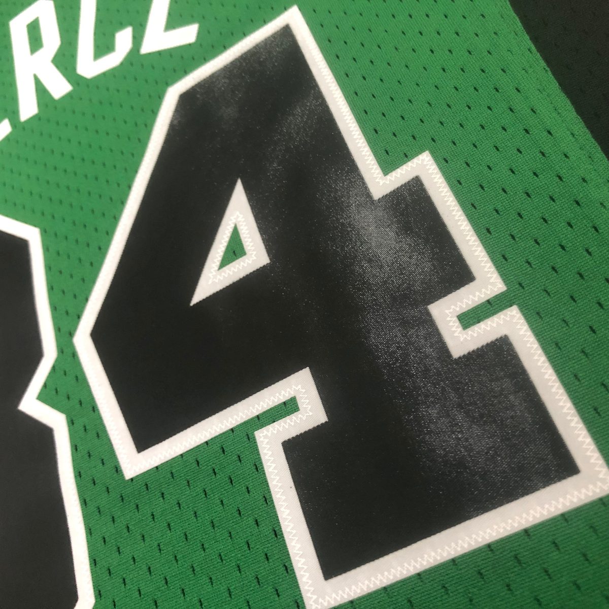 Swingsman Boston Celtics Italy Game Throwback Heat-Pressed Jersey #34 Paul Pierce - detail