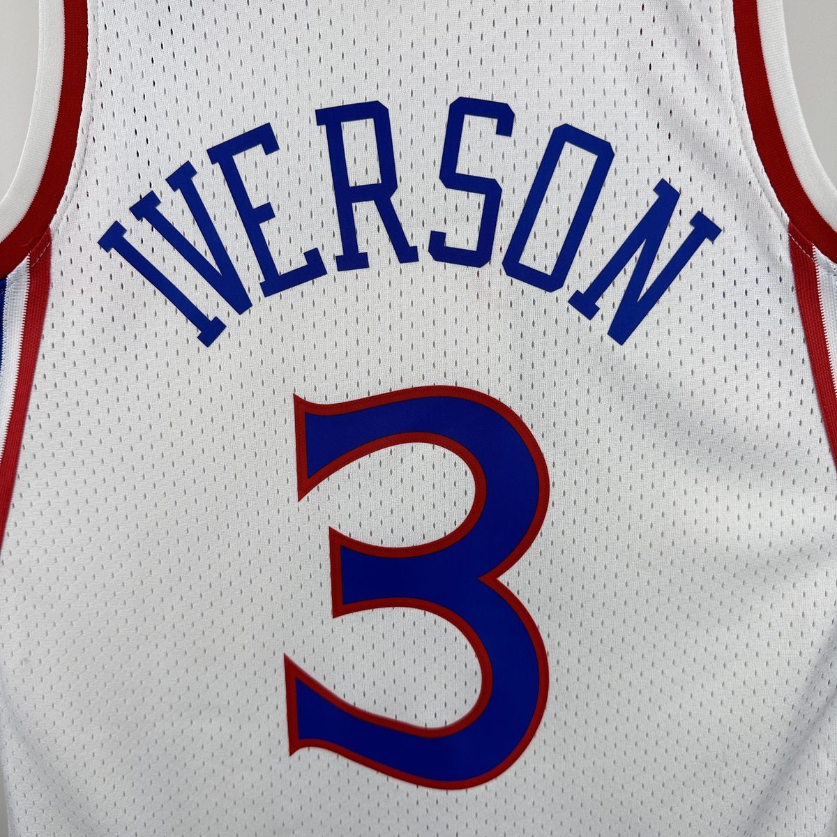 Philadelphia 76ers 1996-97 Season Swingman Throwback Heat-Pressed Replica Jersey White #3 Allen Iverson - detail