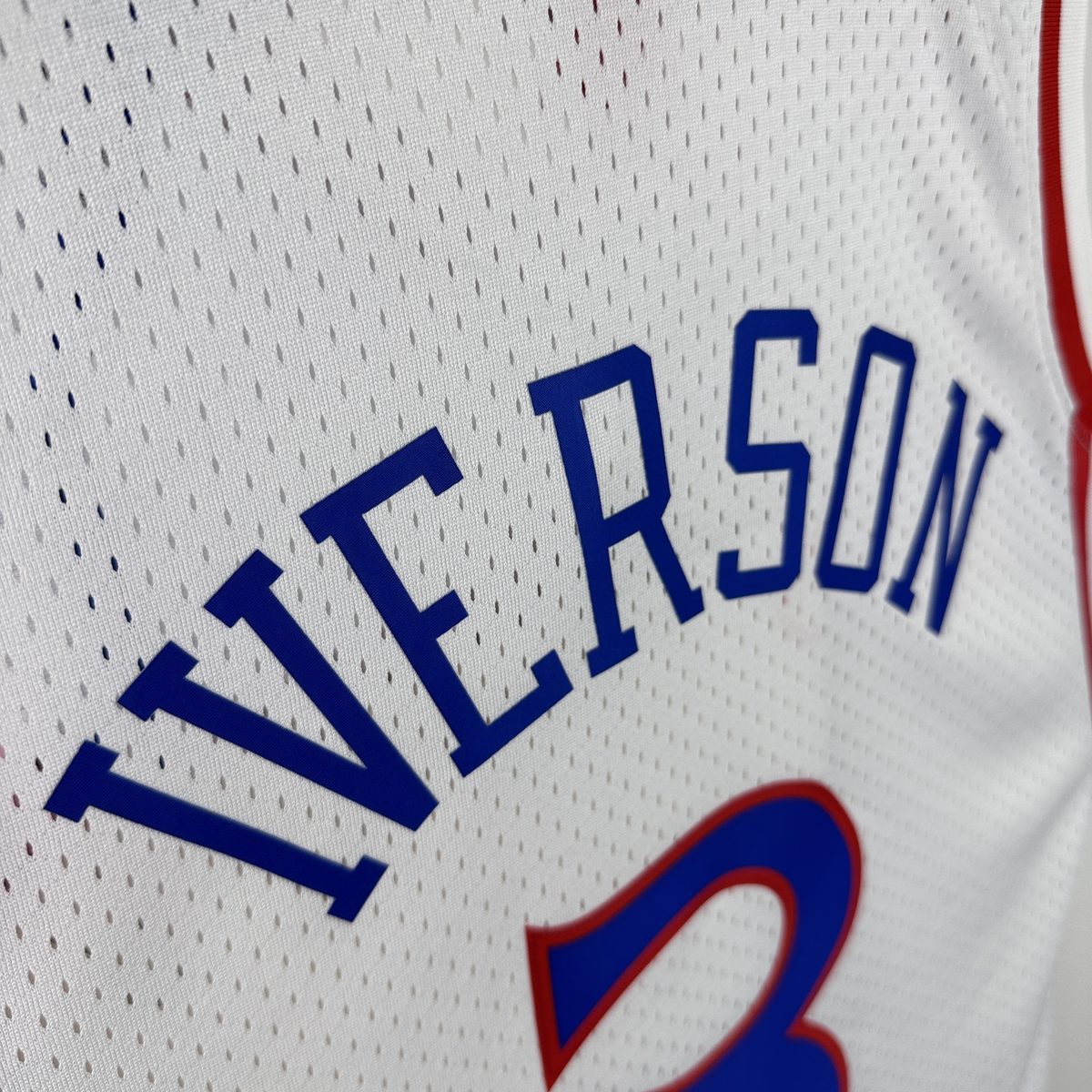 Philadelphia 76ers 1996-97 Season Swingman Throwback Heat-Pressed Replica Jersey White #3 Allen Iverson - detail