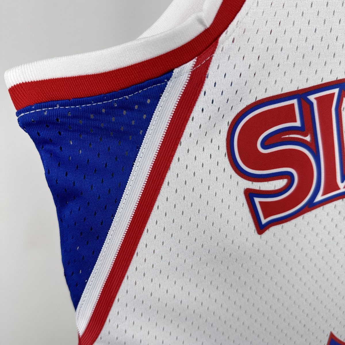 Philadelphia 76ers 1996-97 Season Swingman Throwback Heat-Pressed Replica Jersey White #3 Allen Iverson - detail