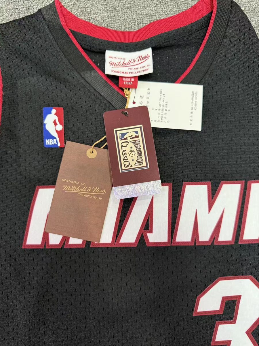 Heat 2012-13 Season Throwback Swingman Jersey Black #3 Wade - detail